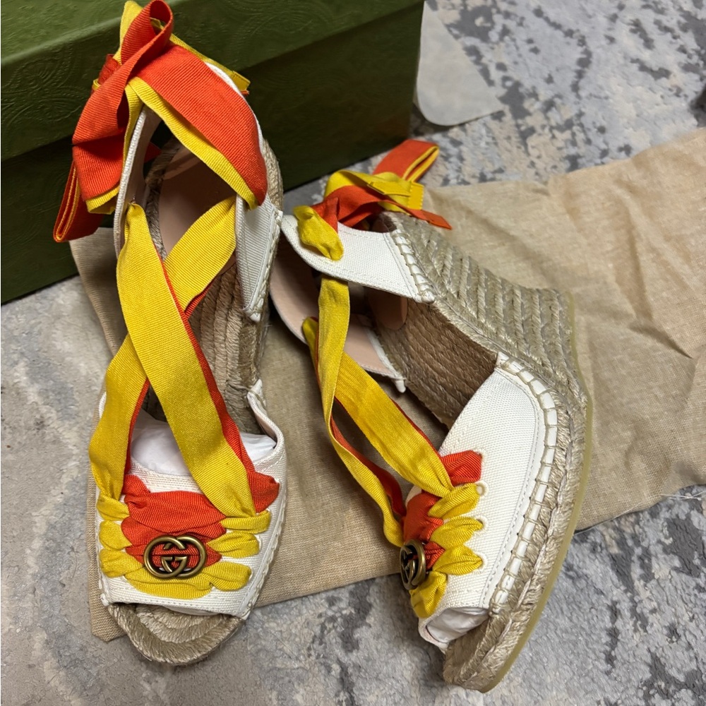 Gucci embroidered canvas espadrille wedge
US 9/ G 39
Guaranteed Authentic - Picture 2 of 8